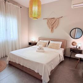Sophia's Coastal Retreat, hotel a Korinós