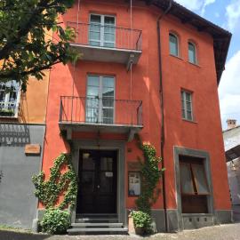 Castelbourg, hotell i Neive