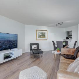 Coastal Duet - min 3-Day Stay Breathtaking Views with Work Desk by Victoria Prime!, hotell i Victoria