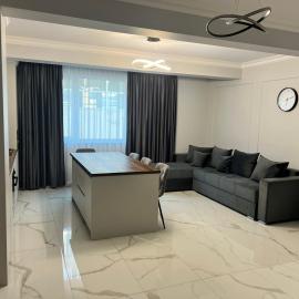 Luxury, ξενοδοχείο σε Rădăuţi