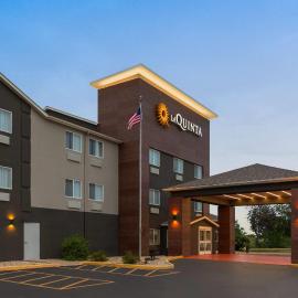 La Quinta Inn & Suites by Wyndham Peru Starved Rock St Park, хотел в Peru