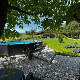Residence Wood Pool & SPA, отель в городе Високо