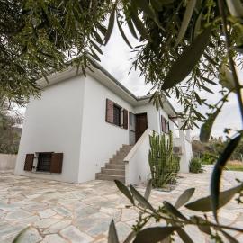 The Olive Home, hotel en Koropi