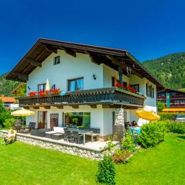 Alpenhaus Julia, hotel in Reit im Winkl