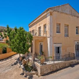 Premium Appartment in historischem Stilaltbau, hotel a Pómbia