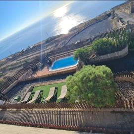 Casa rural con piscina privada, hotel din Güimar