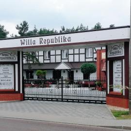 Willa Republika, hotell i Świętno