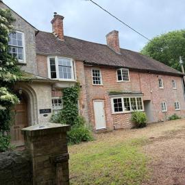 Charming 8-Bedroom Retreat in Rural Kent Village