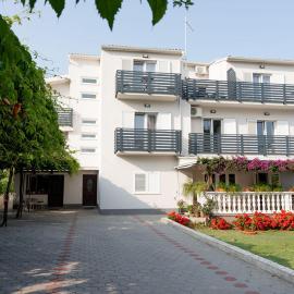 Apartments & Rooms Meštrov