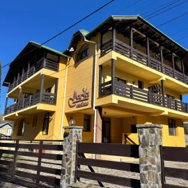 Casa Maria Azuga by Genco, מלון באזוגה