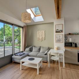 La Petite Roche, dépendance cosy avec sauna, hotell i Indret