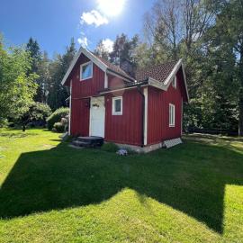 Horse Farm Cottage、エレブルーのホテル