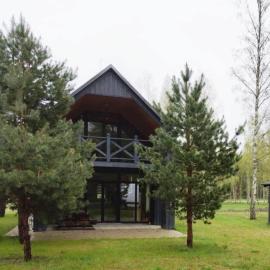Silver House Close to the Beach, hotel din Pērkone