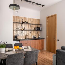 Stylish family 1 BR with working desk by Park and Top Restaurants, hotel Rigában