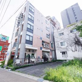 ビジネスホテル寿屋, hotel en Handa