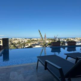 Villa with Views Parking AC