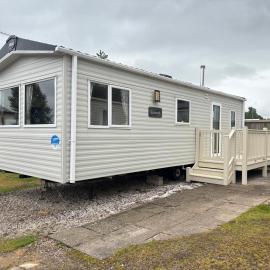 Haven caravan in Blackpool with Smart TV , decking and private parking