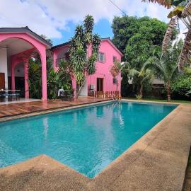 Grande villa 4 chambres piscine