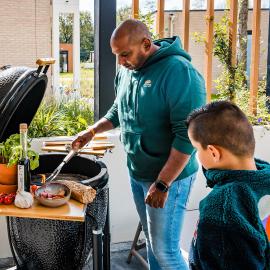 Recreatiewoning 'Steenpatrijs' op Gemoedelijk Vakantiepark, hotel in Voorthuizen