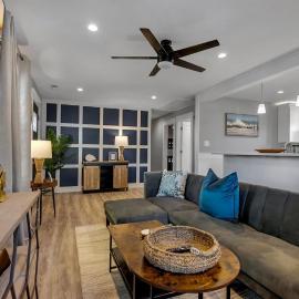 Newly Renovated 3 Bedroom With High-End Finishes Only 2 Blocks From The Beach!, hotel in Wildwood