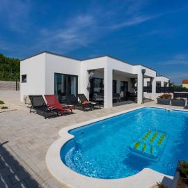 Nice Home In Posedarje – hotel w mieście Posedarje