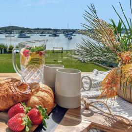 The Little Lake House Waterfront Escape