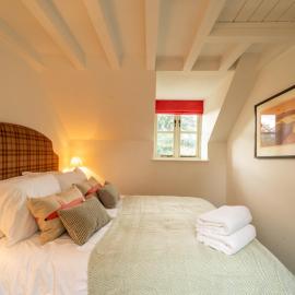 The Old Reading Room Peaceful Village Retreat Pass the Keys