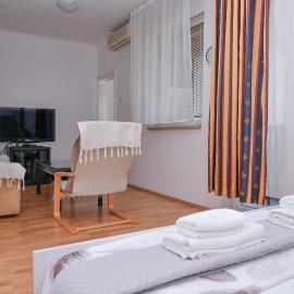 DIANANINA the Flat