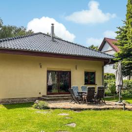 Five Bedroom Cozy Home In Jerzykowo