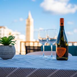 Melita Seafront Guesthouse - Top Floor Double Room, hotel in Marsaskala