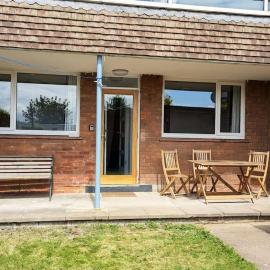 Quiet, Cozy Flat & Garden in Leafy Sheffield Area, hotelli kohteessa Wincobank