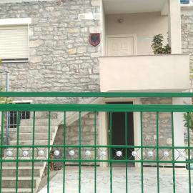 The Stone House – hotel w mieście Hekal