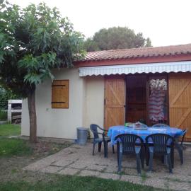Charmant pavillon ombragé, hotel en Vendres