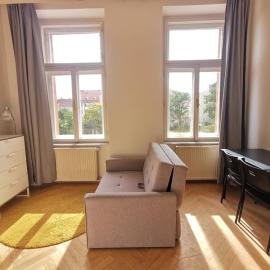 New petite studio in bohemian suburb