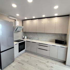 J&N Hause, hotel Visaginasban