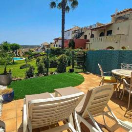 South Facing Townhouse - Direct Pool - ANN01, hotel sa Ayamonte