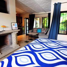 Enjoy AC in Our Guest Room at Inn Ajijic, hotel i Ajijic