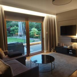 Nowoczesne domki z kominkami, sauną i fotelem masującym Bayamo, Lucca, Hawana I i Hawana II, hotel v mestu Święta Katarzyna
