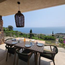 Familienfreundliche Villa Vistaero mit atemberaubenden Meerblick by Riviera Homelife Management