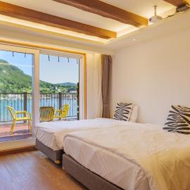 Tongyeong Hansan Marina Resort, khách sạn ở Tongyeong