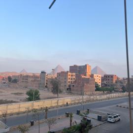 House of Kings pyramids view, hotel u gradu Banī Ghālib