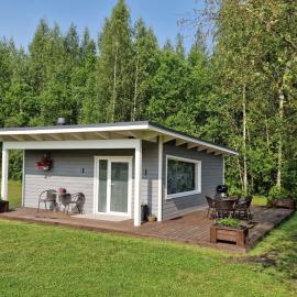 Small house with sauna, hotel in Papsaare