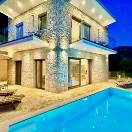 Beach Villa Smile with private pool by DadoVillas