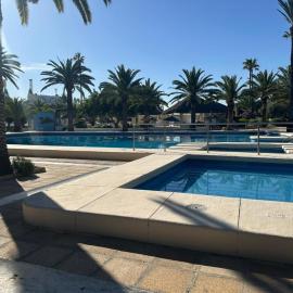 Luxury 2 bedrooms apartment in kantaoui, hotell i Bin Rhilouf