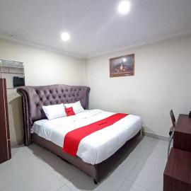 RedDoorz Hotel Baaraka near Living World
