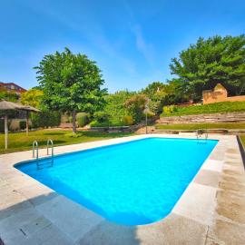 Rubí में, होटल Duplex con piscina en Rubí
