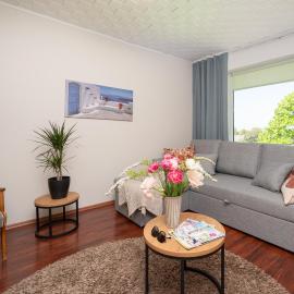 Cozy Apartment with Self Check-in & Free Parking