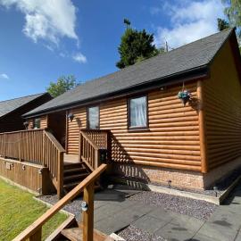 Luxury 3 Bed Lodge with Hot Tub