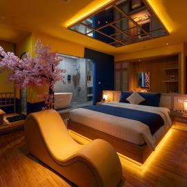 Chiic House Hotel - Love Hotel