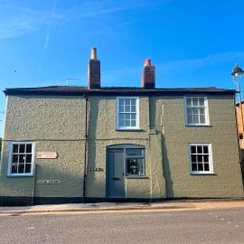 The Traveller's B&B, hotel in Louth